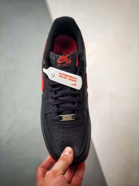 Air Force 1 Low Preto e Vermelho - Vista 9