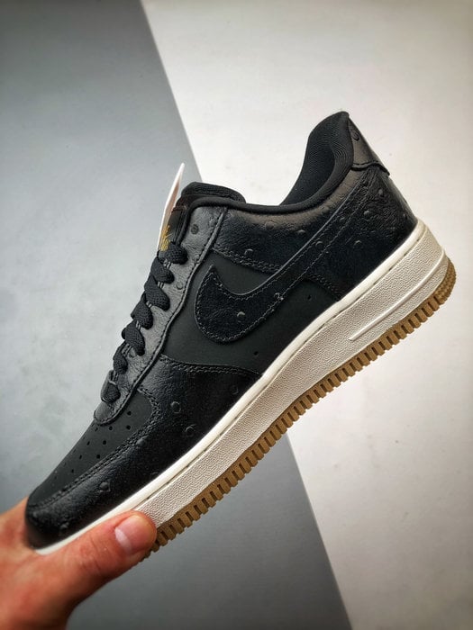 Air Force 1 '07 Low Preto - Vista 3
