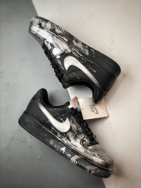 Air Force 1 '07 Low Preto e Prata Grafite - Vista 6