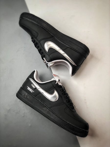 Air Force 1 '07 Low Preto e Prata Rosa - Vista 6