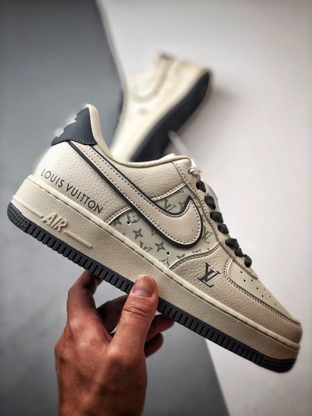 Air Force 1 '07 Low LV Branco Claro e Cinza - Vista 7