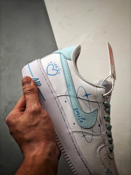 Air Force 1 '07 Low Love Branco e Azul - Vista 2
