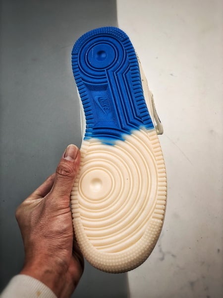 Air Force 1 07 Mid Cordao Branco e Azul Pequeno Gancho - Vista 4