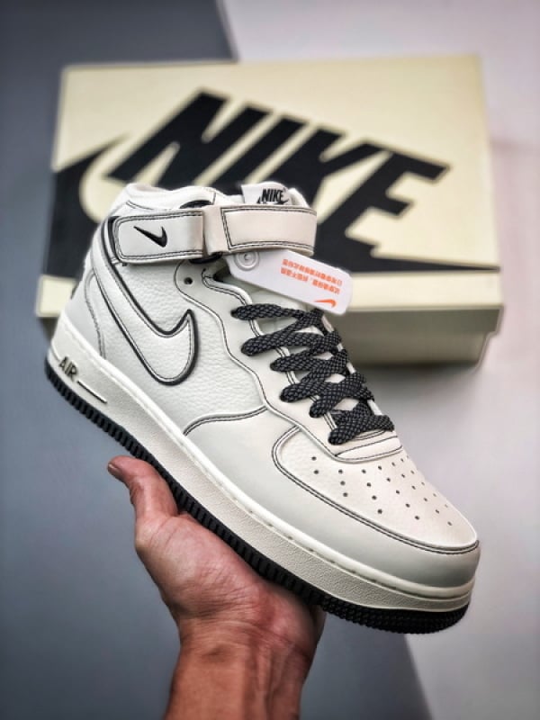 Air Force 1 07 Mid Branco e Preto - Vista 1