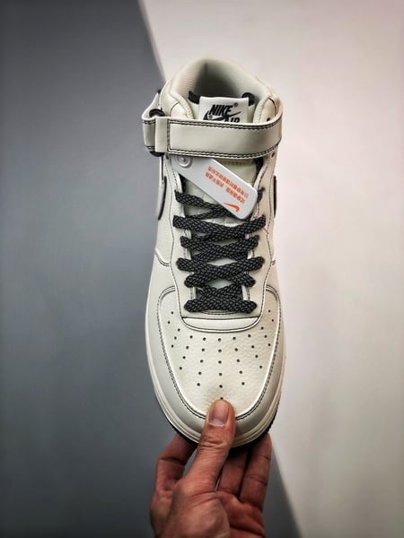 Air Force 1 07 Mid Branco e Preto - Vista 4