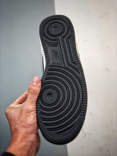 Air Force 1 07 Mid Mocha e Preto Patchwork - Vista 4