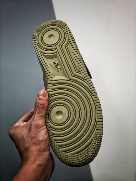 Air Force 1 07 Mid Marrom e Verde Camurca - Vista 5