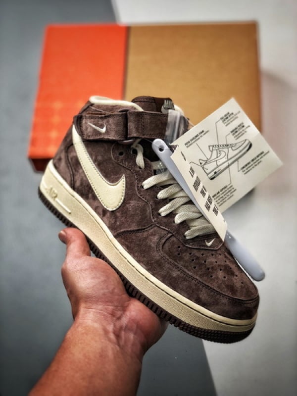 Air Force 1 07 Mid Marrom e Castanho Camurca - Vista 1