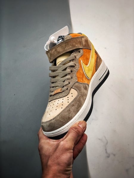 Air Force 1 07 Mid Marrom Amarelo e Laranja Camurca - Vista 5
