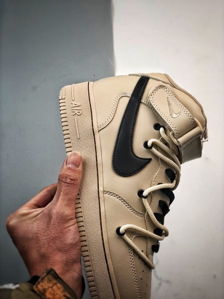 Air Force 1 07 Mid Marrom e Preto Cordao - Vista 2