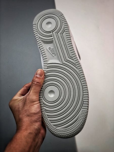 Air Force 1 07 Mid Cinzento e Branco Estrelas - Vista 8