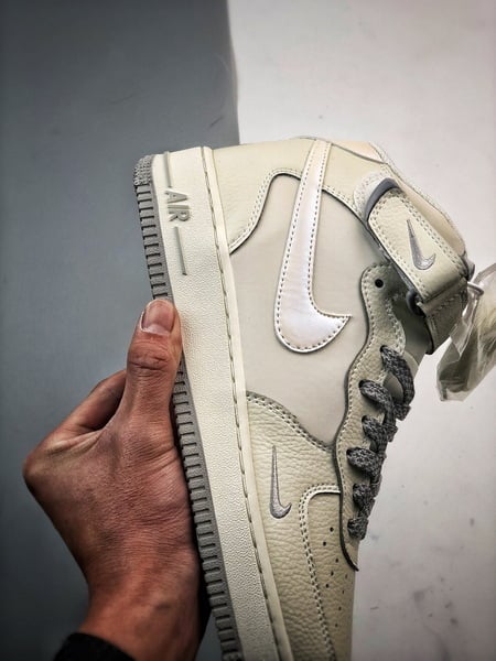 Air Force 1 07 Mid Branco e Cinzento - Vista 2