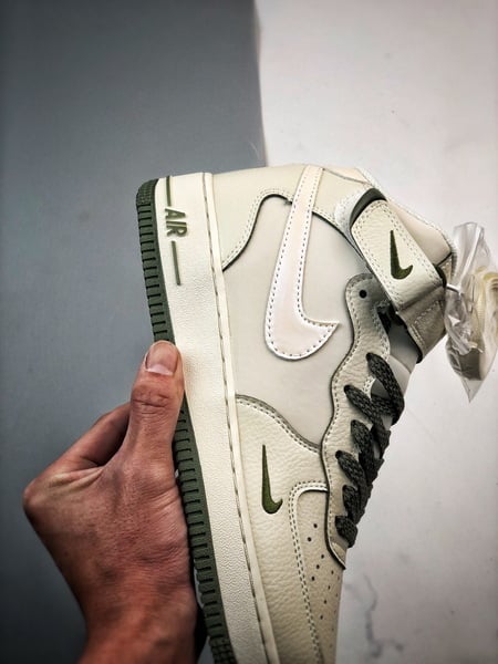 Air Force 1 07 Mid Perolado Bege Branco e Verde - Vista 2
