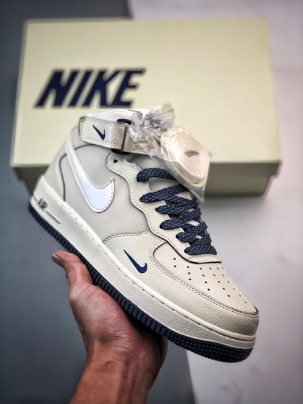 Air Force 1 07 Mid Perolado Bege Branco e Azul Escuro - Vista 1