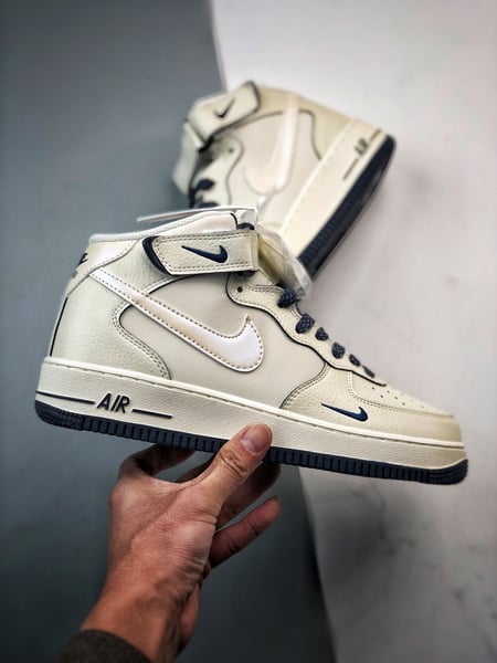 Air Force 1 07 Mid Perolado Bege Branco e Azul Escuro - Vista 7
