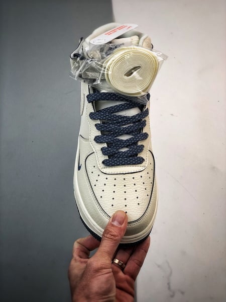 Air Force 1 07 Mid Perolado Bege Branco e Azul Escuro - Vista 9