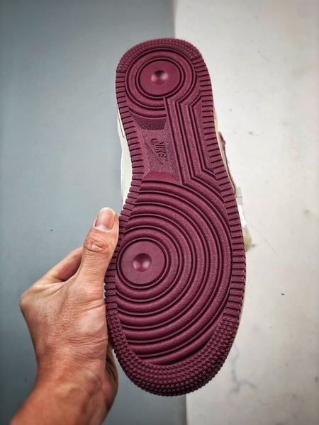 Air Force 1 07 Mid Perolado Bege Branco e Vinho - Vista 5