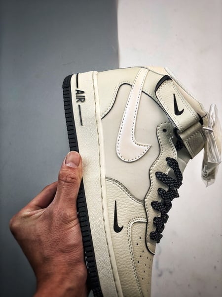 Air Force 1 07 Mid Branco e Preto - Vista 2