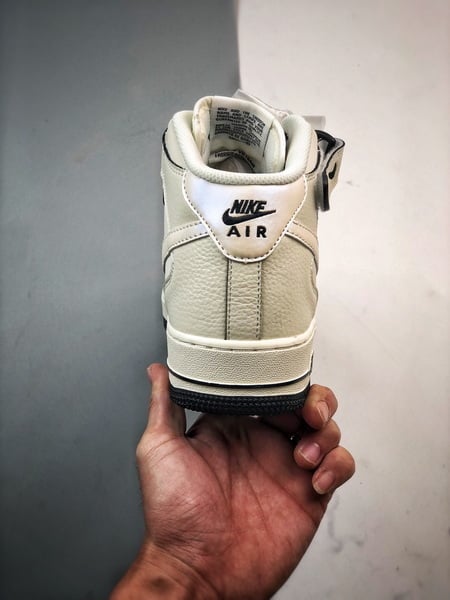 Air Force 1 07 Mid Branco e Preto - Vista 3