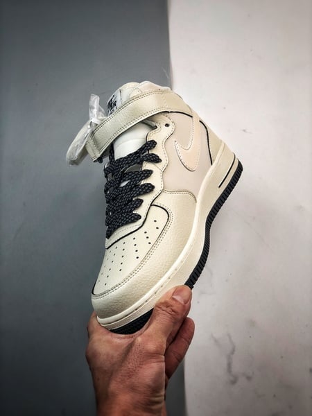 Air Force 1 07 Mid Branco e Preto - Vista 5