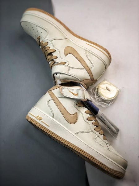 Air Force 1 07 Mid Branco e Caqui Caneta - Vista 6