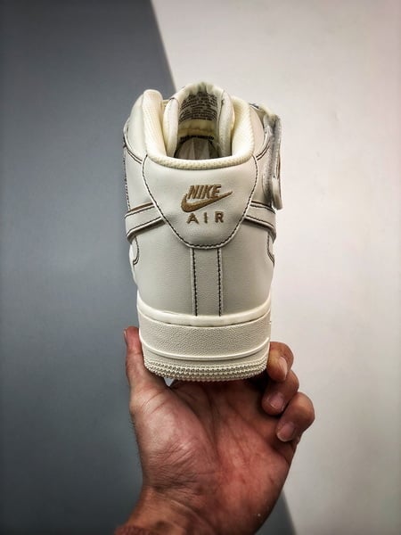 Air Force 1 07 Mid Branco e Marrom Reflexo - Vista 3