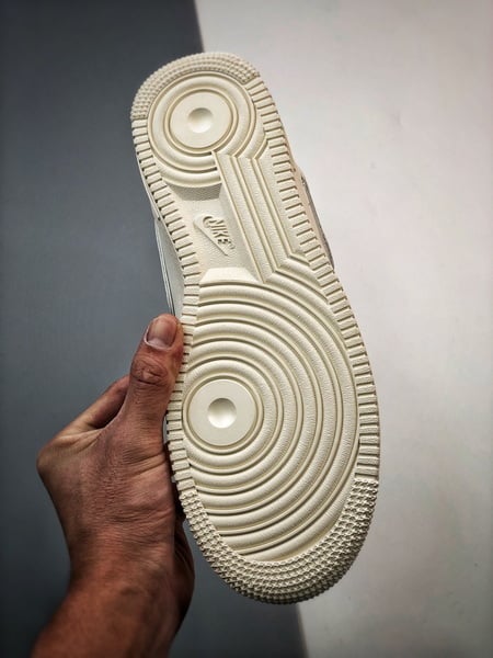 Air Force 1 07 Mid Branco e Marrom Reflexo - Vista 7