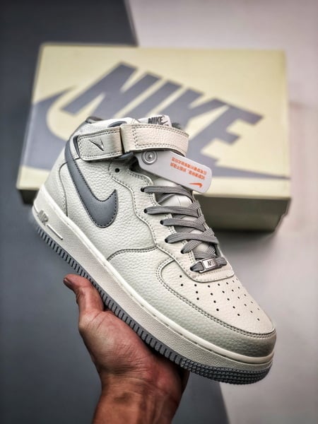 Air Force 1 07 Mid Branco e Cinzento - Vista 3
