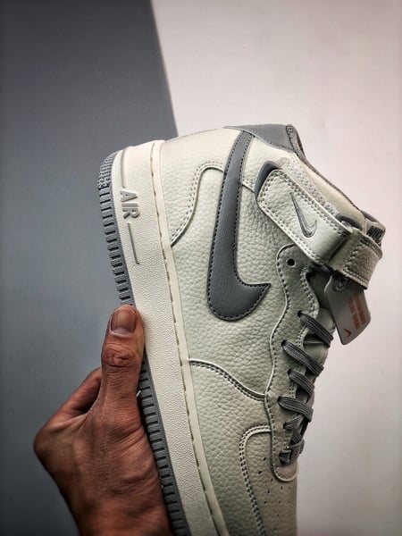 Air Force 1 07 Mid Branco e Cinzento - Vista 7