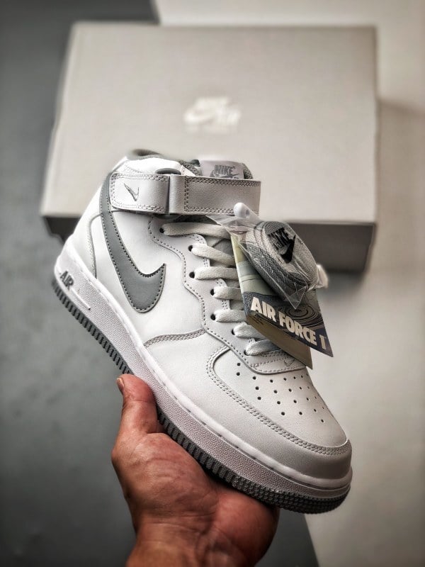 Air Force 1 07 Mid Branco e Cinzento - Vista 1