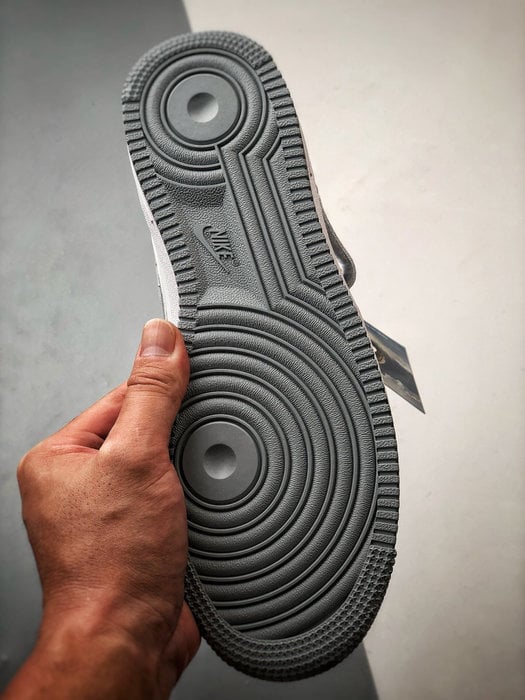 Air Force 1 07 Mid Branco e Cinzento - Vista 4