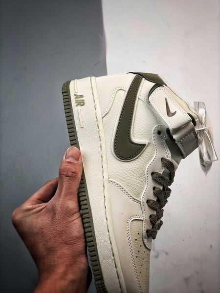Air Force 1 07 Mid Branco e Verde 3M - Vista 2