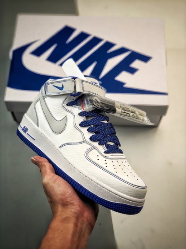 Air Force 1 07 Mid Branco e Azul Estrelas - Vista 1