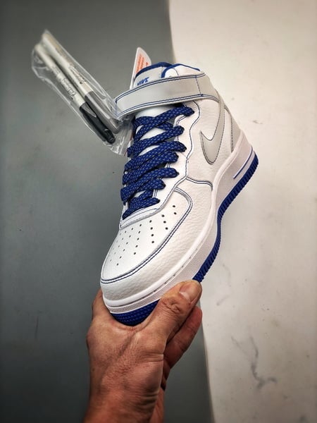 Air Force 1 07 Mid Branco e Azul Estrelas - Vista 5