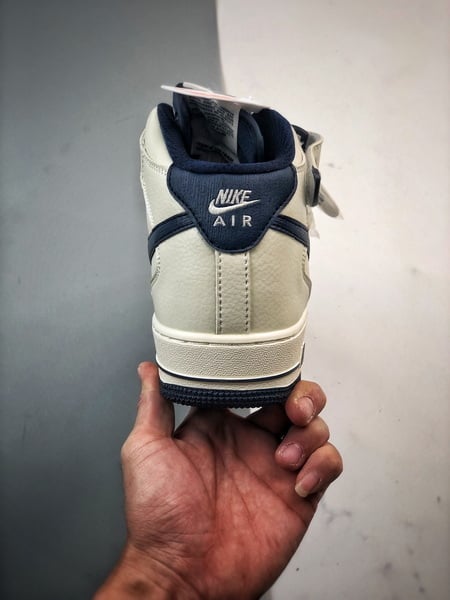 Air Force 1 07 Mid Branco e Azul Escuro Caneta - Vista 3