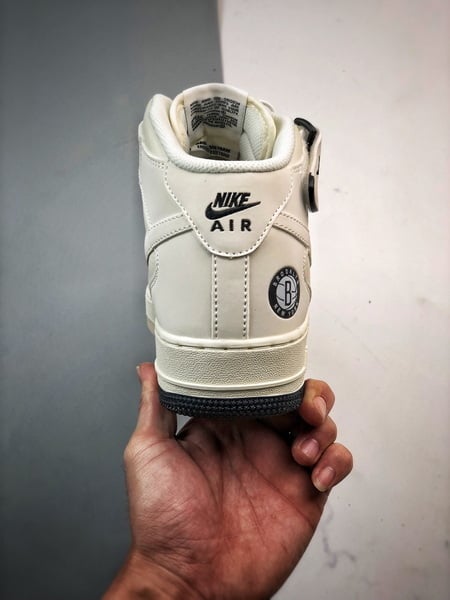 Air Force 1 07 Mid Branco e Preto - Vista 3