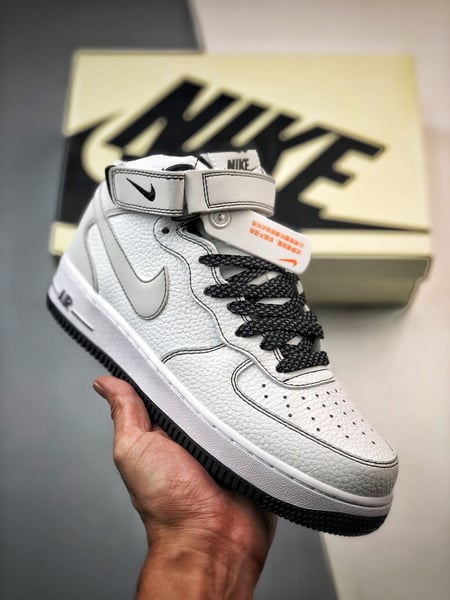 Air Force 1 07 Mid Branco e Preto - Vista 7