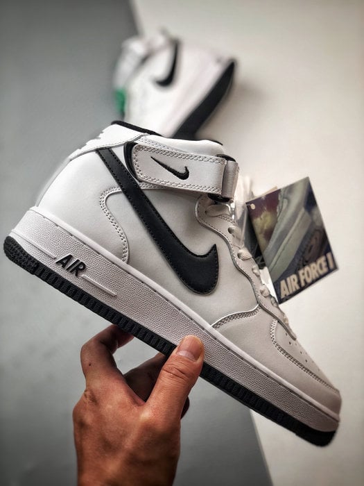 Air Force 1 07 Mid Branco e Preto - Vista 7