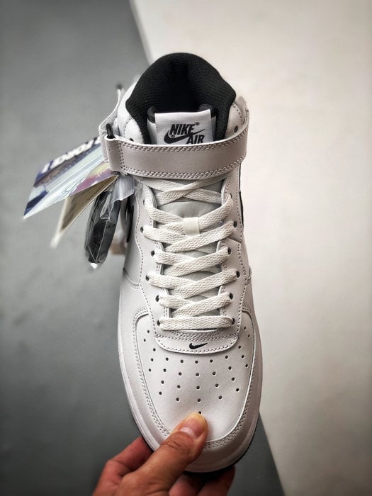 Air Force 1 07 Mid Branco e Preto - Vista 9