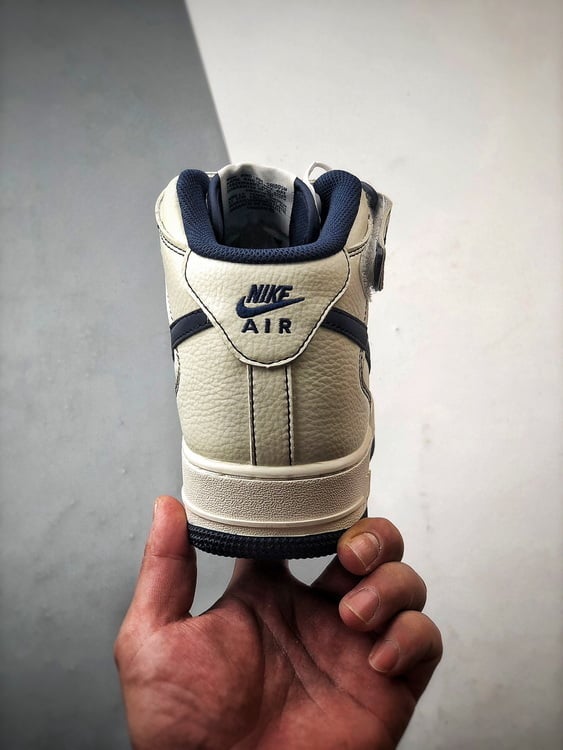 Air Force 1 07 Mid Bege e Azul Escuro - Vista 3