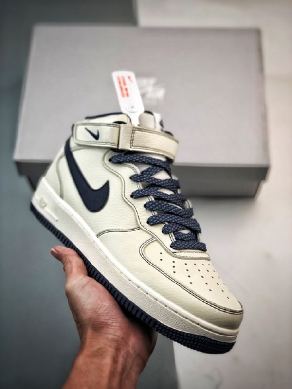 Air Force 1 07 Mid Bege e Azul Escuro3M - Vista 1