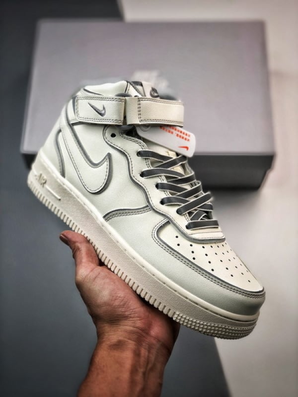 Air Force 1 07 Mid Bege e Branco Demonio da Noite - Vista 1