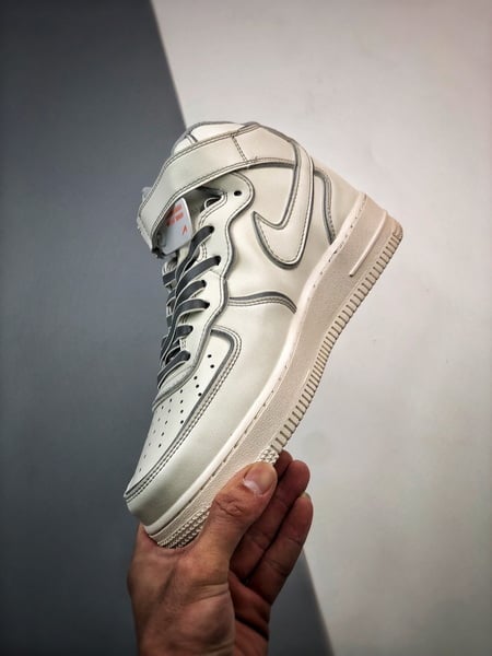 Air Force 1 07 Mid Bege e Branco Demonio da Noite - Vista 8