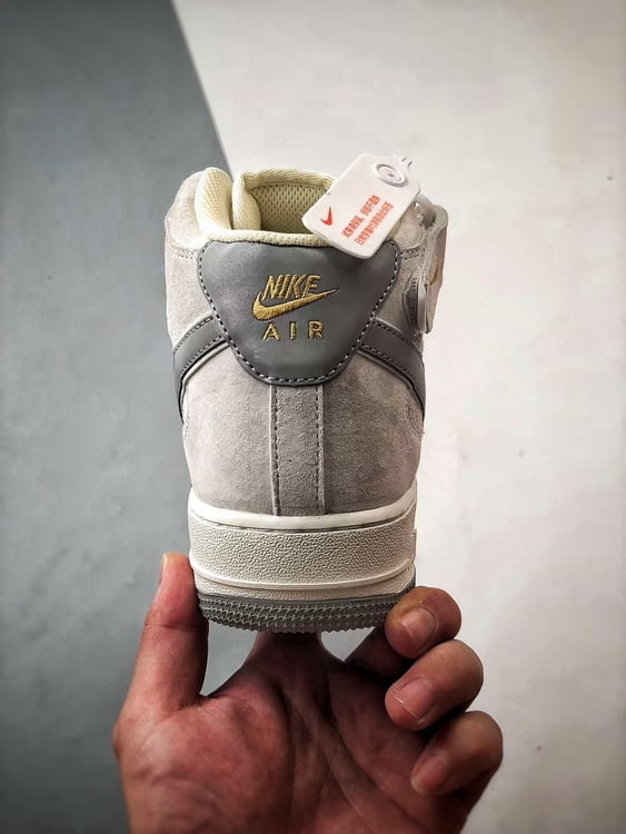 Air Force 1 07 Mid Bege Branco e Prata Camurca - Vista 3