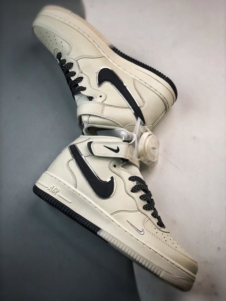 Air Force 1 07 Mid Branco e Preto3M - Vista 6