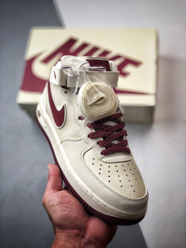 Air Force 1 07 Mid Bege e Vinho Reflexo - Vista 1