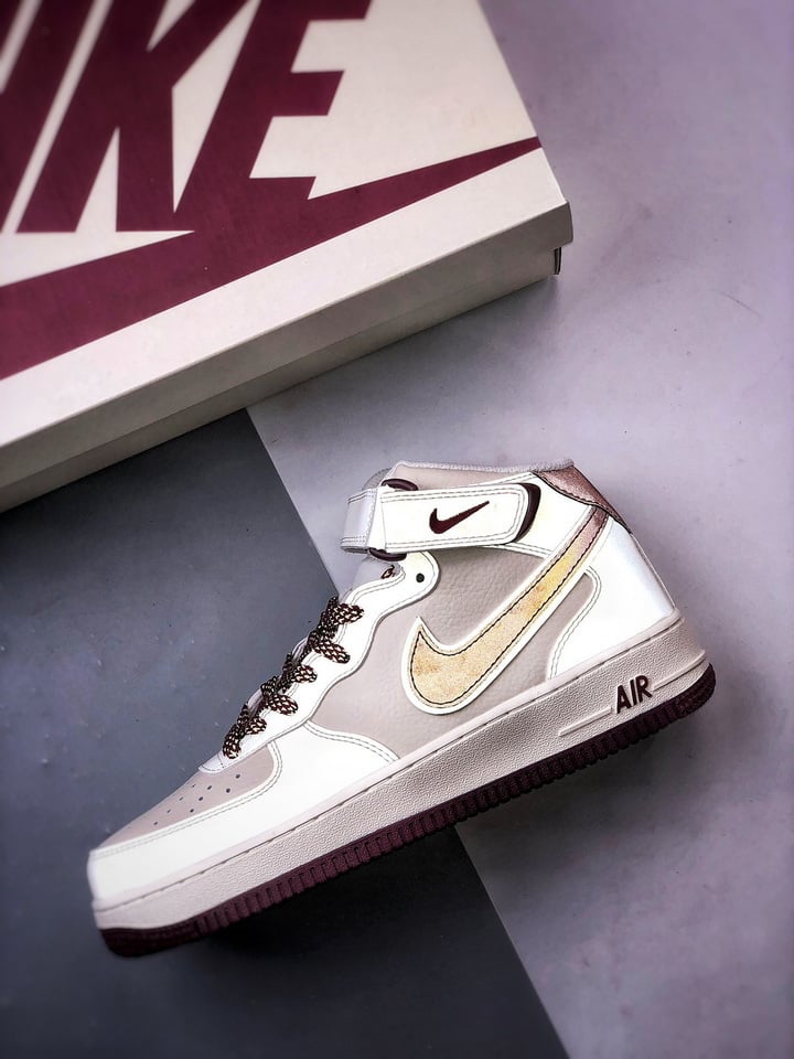 Air Force 1 07 Mid Bege e Vinho Reflexo - Vista 4