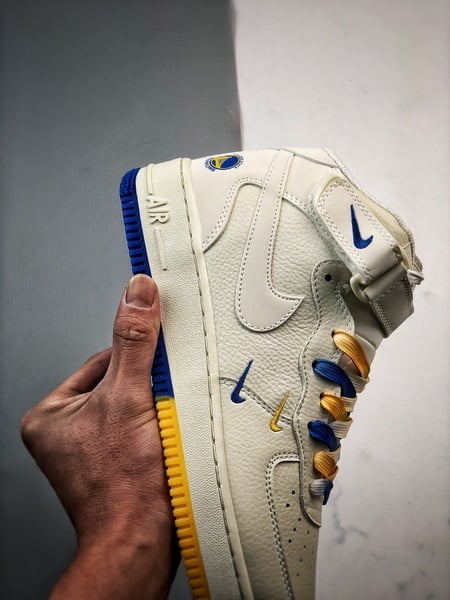 Air Force 1 07 Mid Azul e Amarelo Cordao Pequeno Gancho - Vista 2