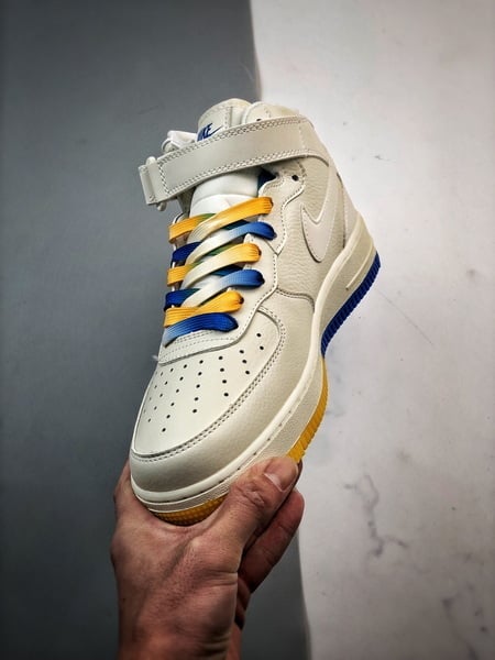 Air Force 1 07 Mid Azul e Amarelo Cordao Pequeno Gancho - Vista 5