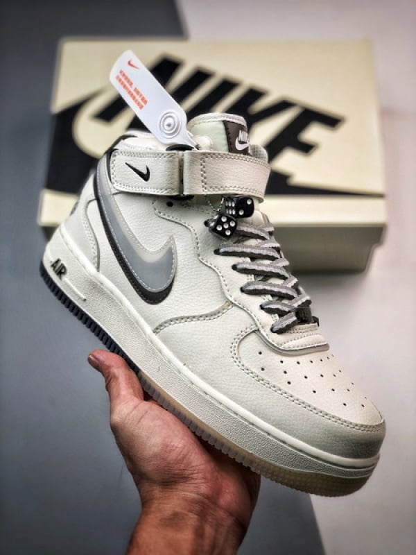 Air Force 1 07 Mid Branco e Preto - Vista 1